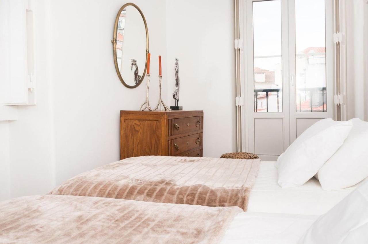 Stylish Lisbon Apartment In Alfama Exterior photo