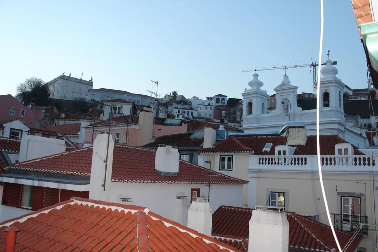 Stylish Lisbon Apartment In Alfama Exterior photo