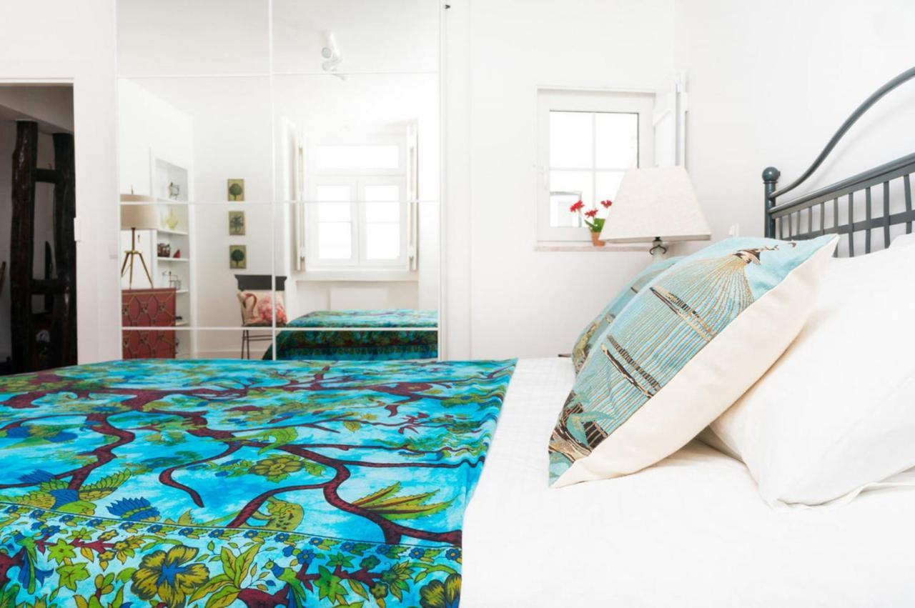 Stylish Lisbon Apartment In Alfama Exterior photo