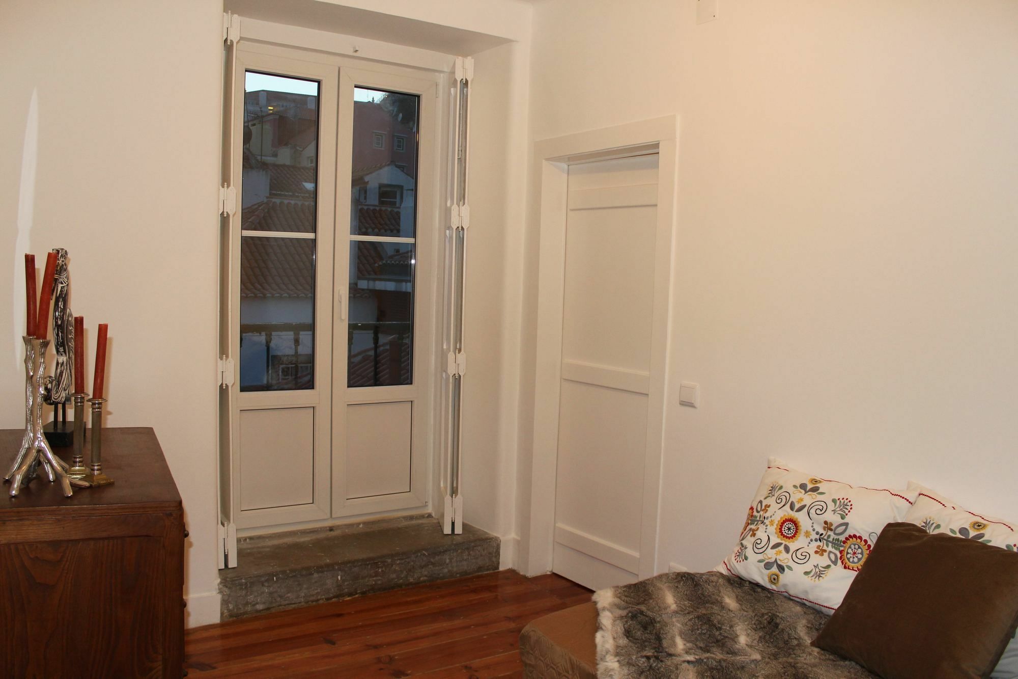 Stylish Lisbon Apartment In Alfama Exterior photo